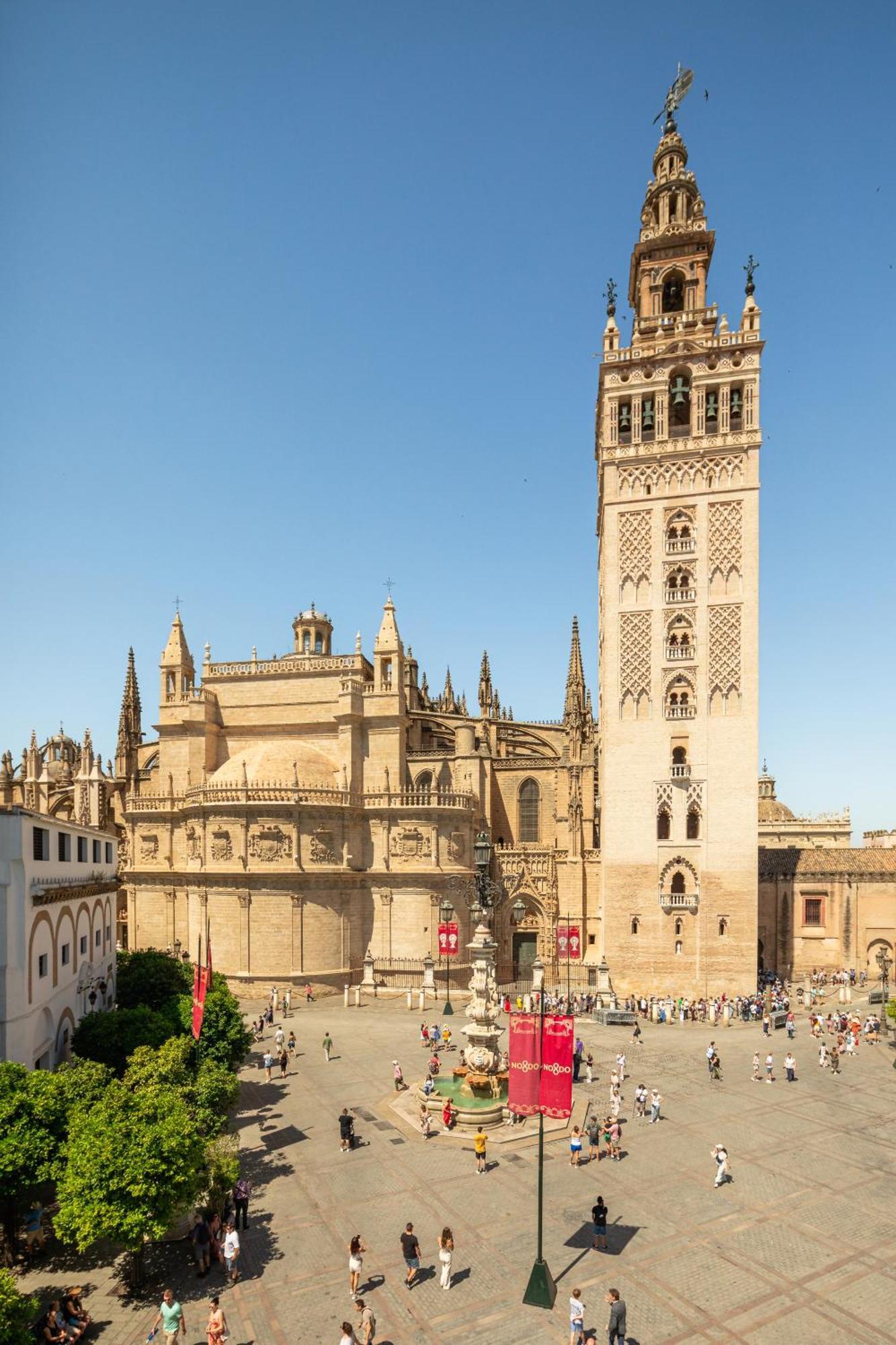 Lujoso Apartamento A Los Pies De La Catedral セビリア エクステリア 写真